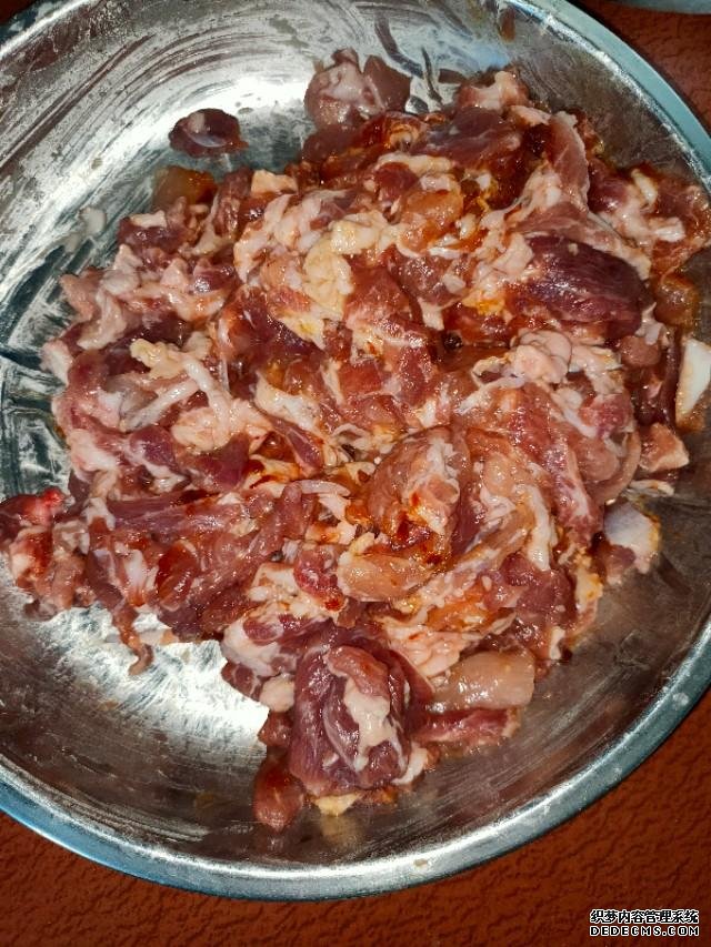 工地農(nóng)民工，必備的下飯菜，安逸