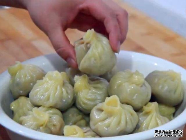 教你做個(gè)懶人小籠包，面都不用揉，個(gè)個(gè)皮薄餡大，一口咬下去爆汁