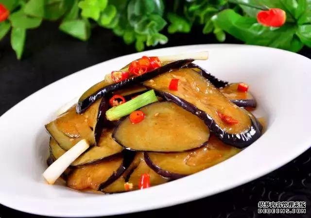 15道葷菜熱菜做法，10道涼菜下酒菜做法，簡(jiǎn)單易做，待客備用