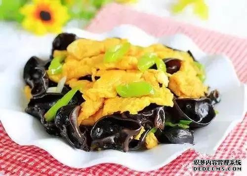 15道葷菜熱菜做法，10道涼菜下酒菜做法，簡(jiǎn)單易做，待客備用