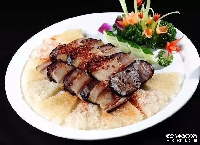 舌尖上的誘惑：生焗鮮鮑仔、椒鹽小土豆、臘香鍋巴，值得推薦