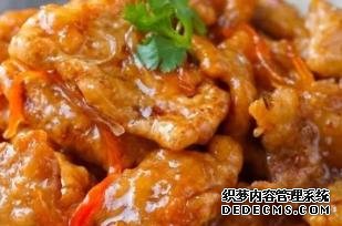 一款色香味美香辣酸甜，寓意紅紅火火的菜，讓你吃了久久不能忘懷