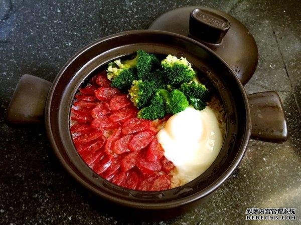 好吃的煲仔飯，有飯有菜，營(yíng)養(yǎng)豐富，省時(shí)省力又省心