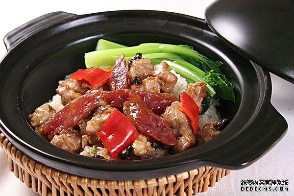 好吃的煲仔飯，有飯有菜，營(yíng)養(yǎng)豐富，省時(shí)省力又省心