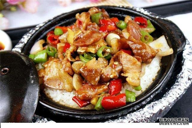 好吃的煲仔飯，有飯有菜，營(yíng)養(yǎng)豐富，省時(shí)省力又省心