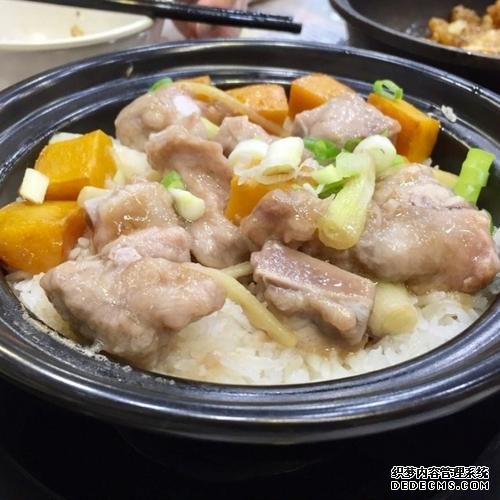 好吃的煲仔飯，有飯有菜，營(yíng)養(yǎng)豐富，省時(shí)省力又省心
