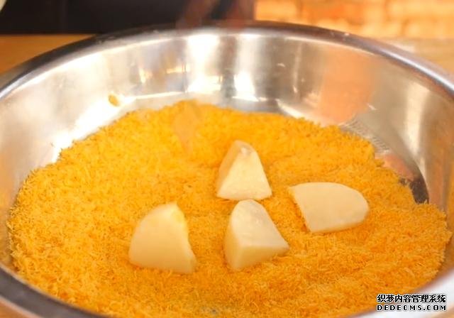 蘋(píng)果不要直接吃了，加2個(gè)雞蛋，家里來(lái)客都不怕，端上桌就被搶光