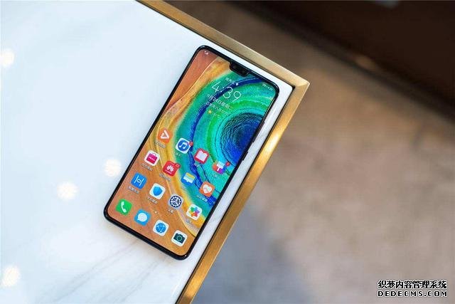 華為Mate30：我都跌成“紅米價(jià)”了，你們?cè)趺催€不買？