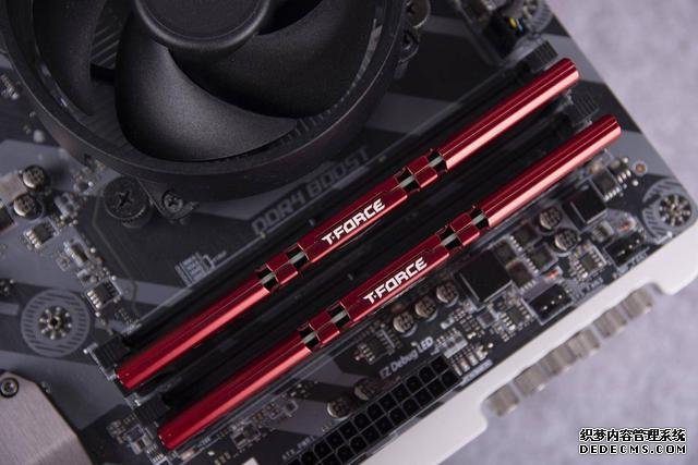 十銓火神32GB×2套裝內(nèi)存評測，內(nèi)容創(chuàng)作者福音，大容量才是王道