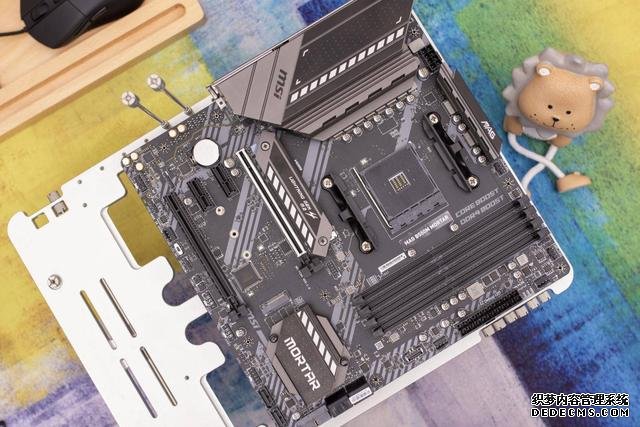 升級PCI-E 4.0，支持雙顯卡，微星B550M迫擊炮開箱