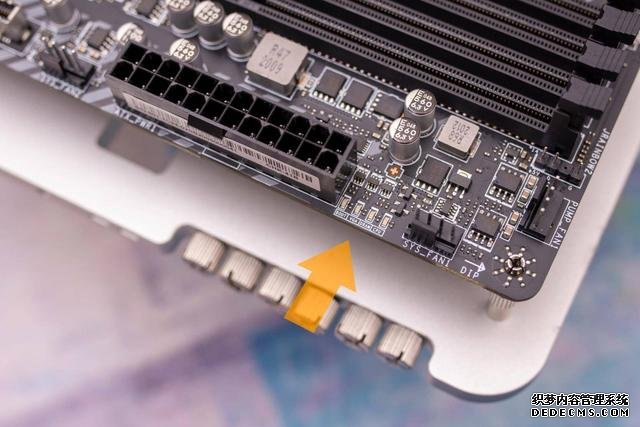 升級PCI-E 4.0，支持雙顯卡，微星B550M迫擊炮開箱