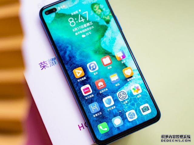 給父親換手機，選了搭載麒麟990的榮耀play4pro