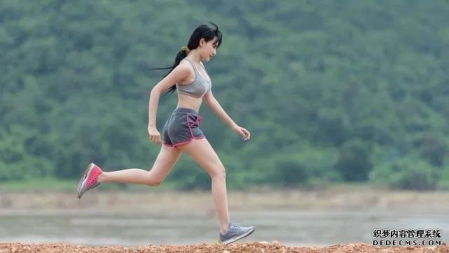 跑步時(shí)帶上正念，改善抑郁，增強(qiáng)自信，健身又健心